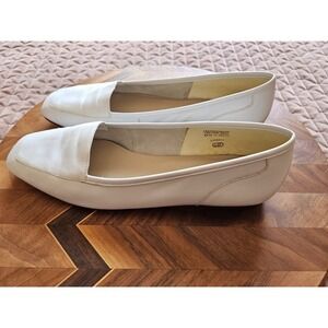 Enzo Angiolini Women's Liberty L17 Leather Ivory Cream Flats EUC, Size 10M